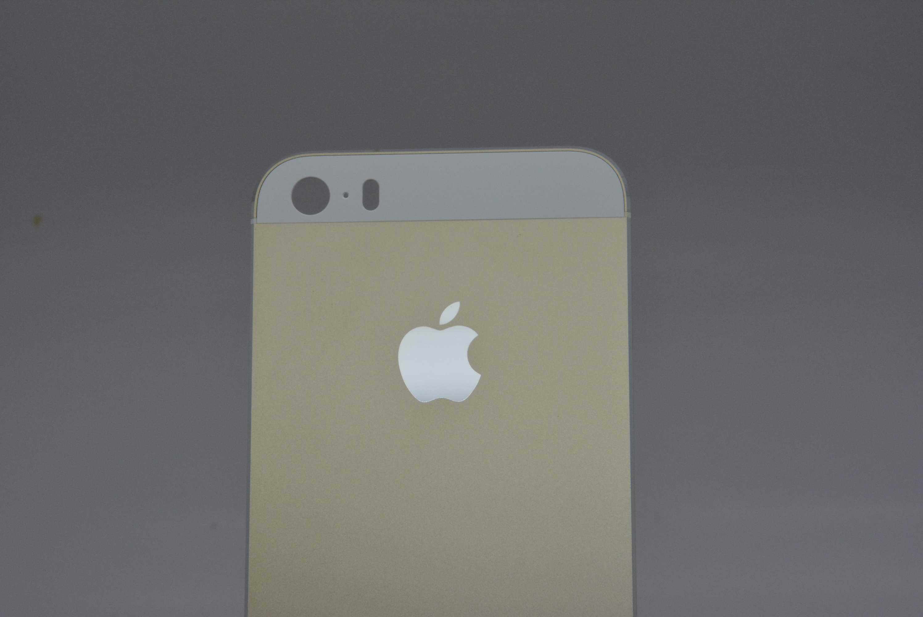 Champagne-Apple-iPhone-5S-surfaces (2)