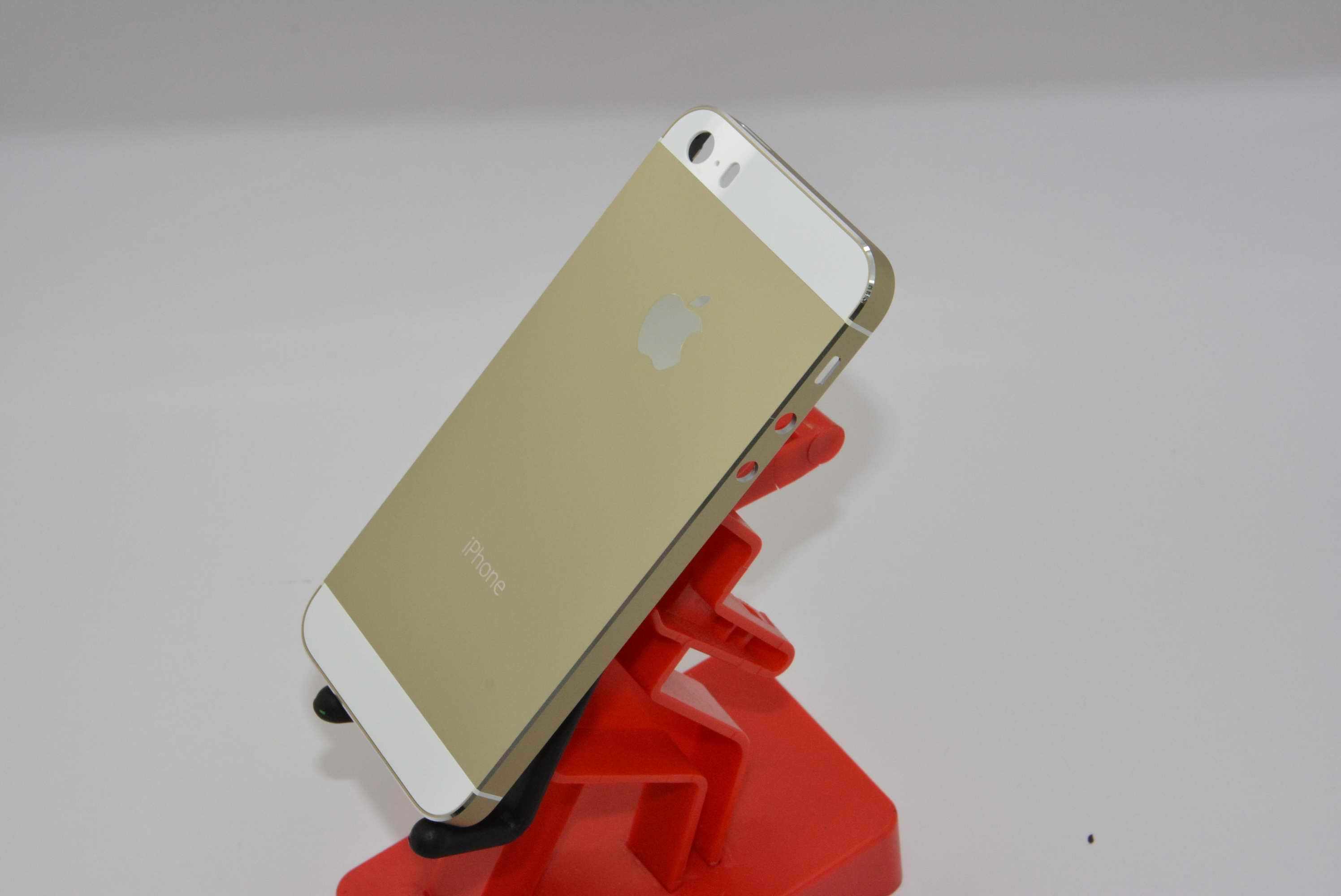 Champagne-Apple-iPhone-5S-surfaces (5)