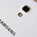 Foto che mostra la parte posteriore del Galaxy Tab S di Samsung