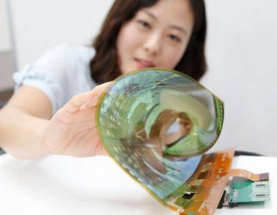 LGD-flexible-18-OLED-2014-img_assist-400x311